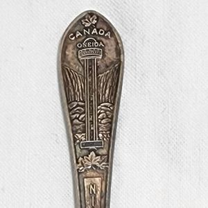 Vintage Niagara falls Canada souvenir spoon Oneida Silversmiths Canada